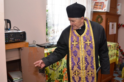 На Тернопільщині затримали двох юнаків, які викрали з церкви 40000грн.(ФОТО,ВІДЕО)